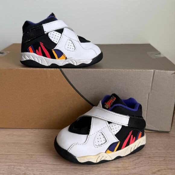 Nike Air Jordan 8 Retro Three-Peat 305368-142 White Black  Nike Air Jordan 8 Retro ‘Three Peat’ Toddler Sneakers - SZ 5 C